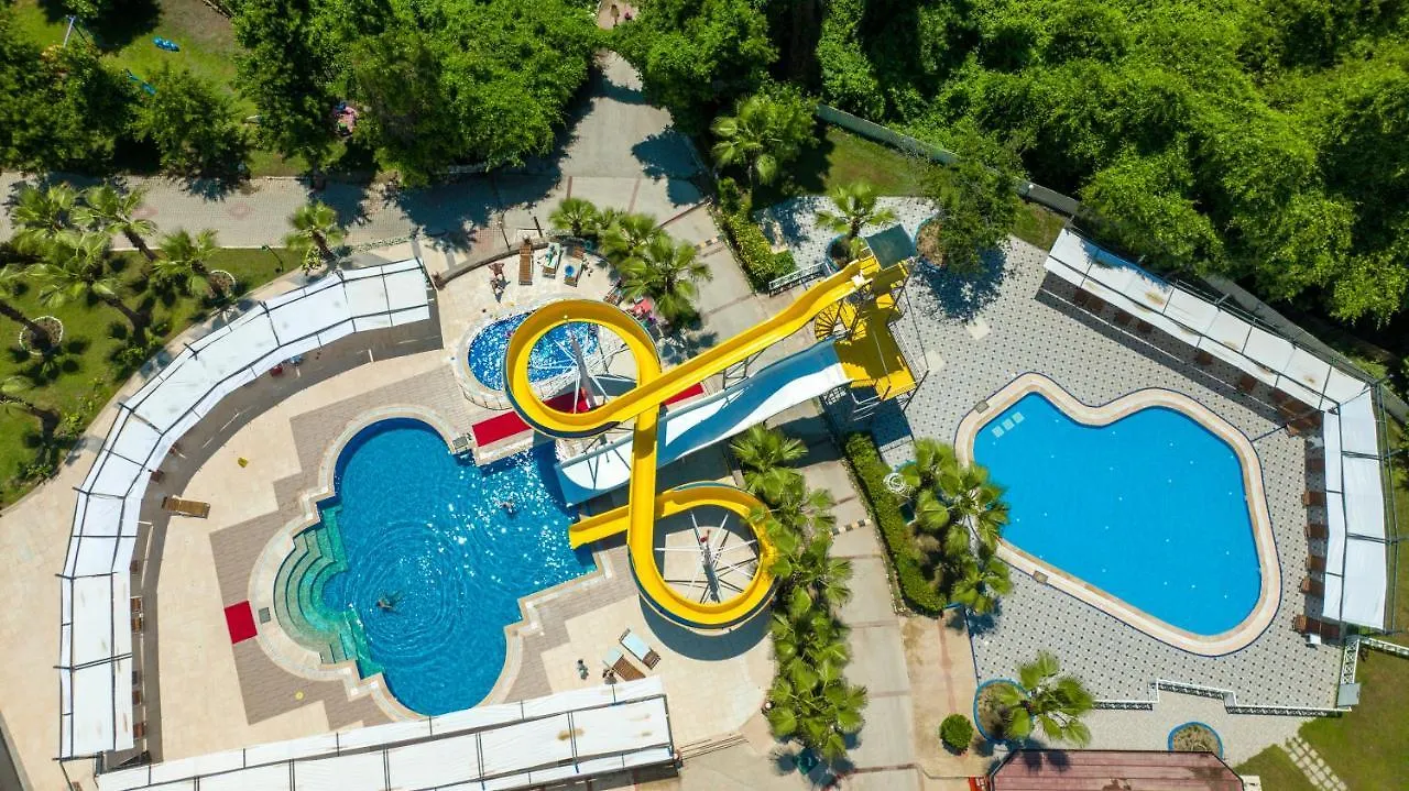 Lykia Botanika Beach Fun & Club Fethiye 4*,